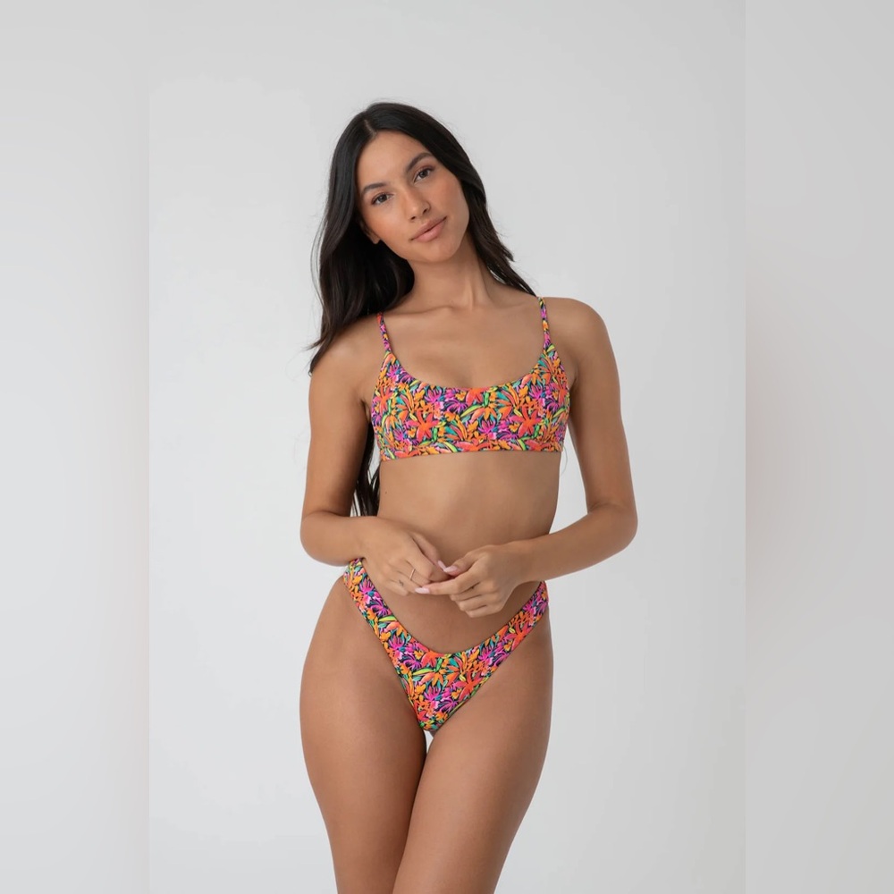 NWT BALI BOTTOM (A TROPICAL NIGHT)